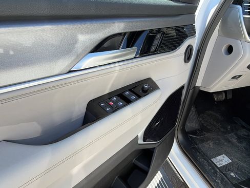 New 2026 Jeep Grand Wagoneer Limited AWD/4WD image 15