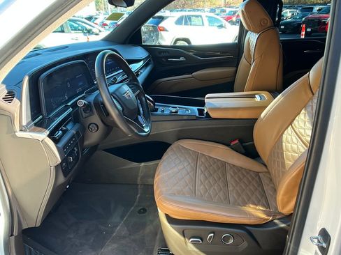 Used 2021 Cadillac Escalade Premium Luxury w/ Performance Package image 9