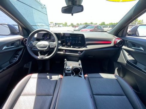 Used 2025 Chevrolet Equinox RS w/ Convenience Package III AWD/4WD image 3