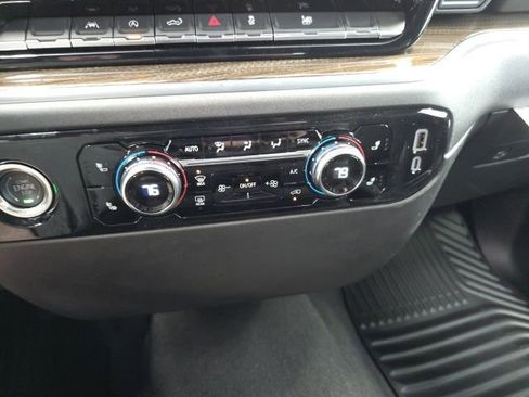 New 2024 GMC Sierra 1500 Elevation image 26