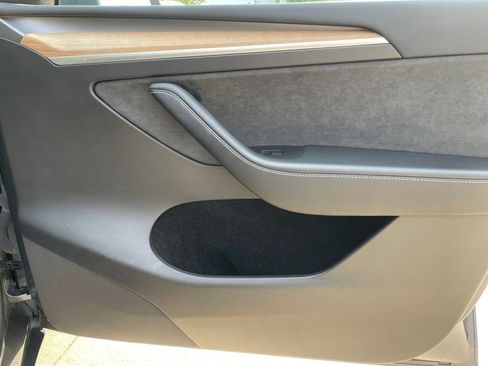 Used 2023 Tesla Model Y Performance AWD/4WD image 27
