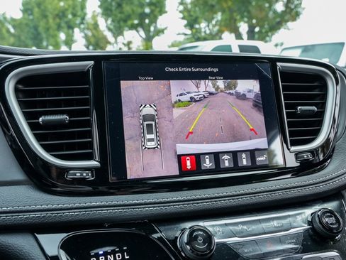 New 2026 Chrysler Pacifica Select image 26