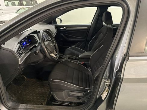 Used 2022 Volkswagen Jetta Sport FWD image 6
