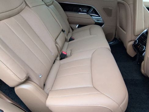 New 2026 Land Rover Range Rover Long Wheelbase SE image 18