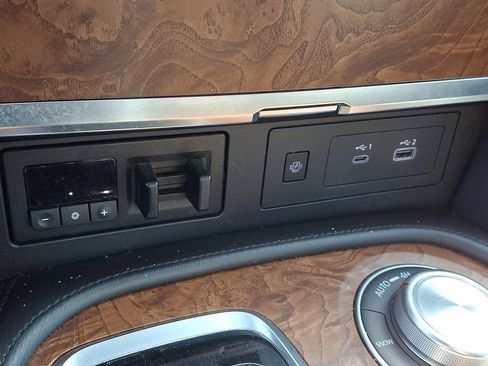 Used 2023 Nissan Armada SL w/ Captain's Chairs Package AWD/4WD image 28