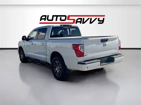 Used 2021 Nissan Titan SV w/ SV Convenience Package image 5