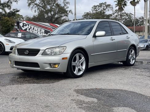 Used 2004 Lexus IS 300 image 10