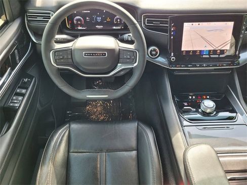 Used 2023 Jeep Wagoneer 4WD w/ Premium Group I image 17