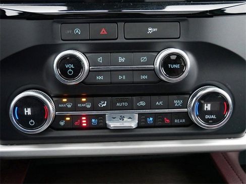 Used 2023 Ford Expedition Limited image 20