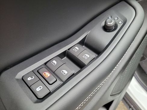 New 2025 Jeep Grand Cherokee L Laredo image 20