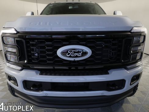 Used 2025 Ford F450 Platinum w/ Platinum Plus Package image 2