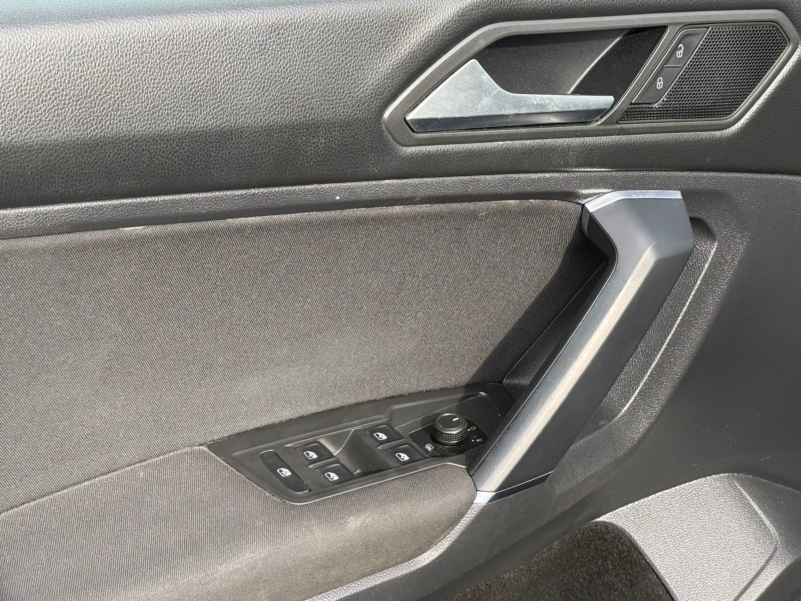 Used 2020 Volkswagen Tiguan S FWD image 18