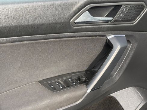 Used 2020 Volkswagen Tiguan S image 18