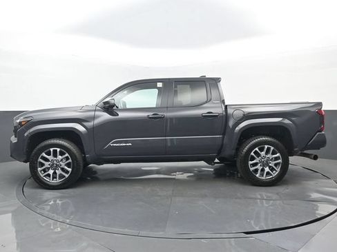Used 2025 Toyota Tacoma SR5 AWD/4WD image 7