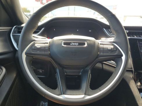 Used 2024 Jeep Grand Cherokee L Laredo AWD/4WD image 25