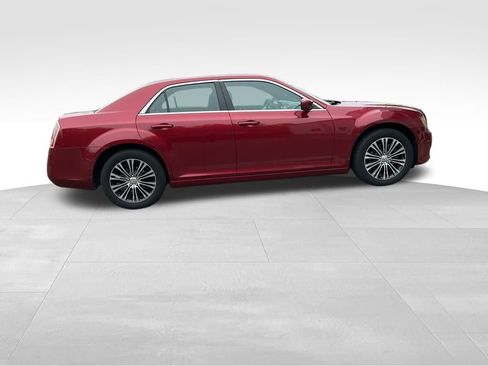 Used 2013 Chrysler 300 S image 23