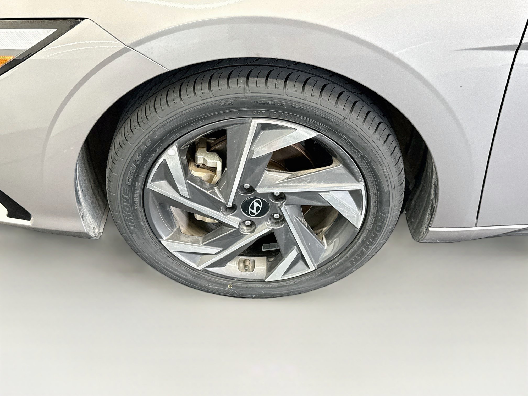 Used 2025 Hyundai Elantra SEL FWD image 11