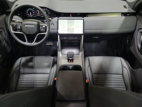 New 2024 Land Rover Discovery Sport Dynamic SE image 25