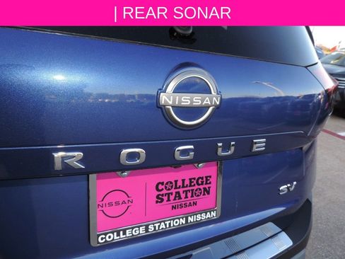 Certified 2022 Nissan Rogue SV image 18