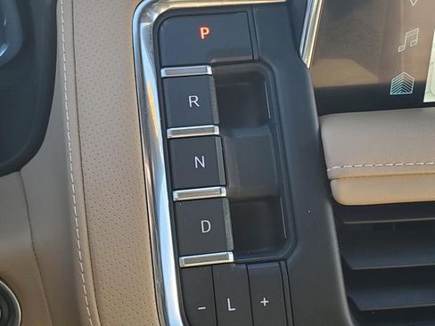 Used 2023 Chevrolet Tahoe Premier image 31