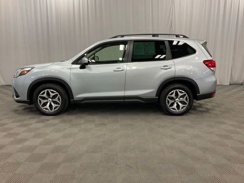 Used 2023 Subaru Forester Premium image 14