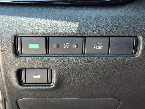 Used 2023 Nissan Sentra SV FWD image 27