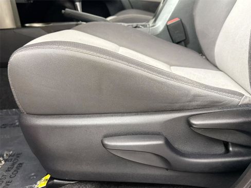 Used 2015 Toyota RAV4 XLE image 26