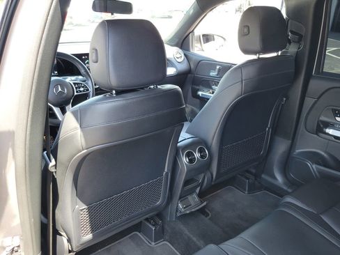 Used 2021 Mercedes-Benz GLB 250 image 12