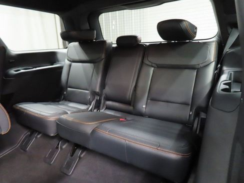 Used 2025 Ford Expedition Tremor image 12