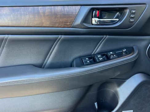 Used 2018 Subaru Outback 2.5i Limited image 12