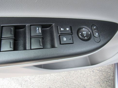 Used 2017 Honda Accord LX image 13