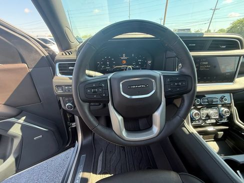 Used 2024 GMC Yukon Denali w/ Denali Reserve Package AWD/4WD image 16