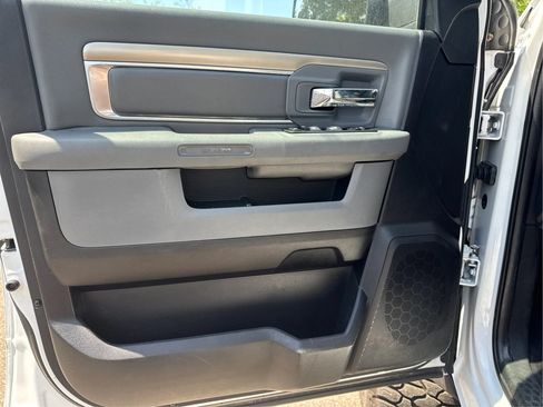 Used 2016 RAM 2500 SLT AWD/4WD image 17