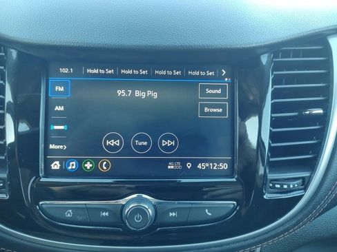 Used 2022 Chevrolet Trax LT w/ LT Convenience Package image 15