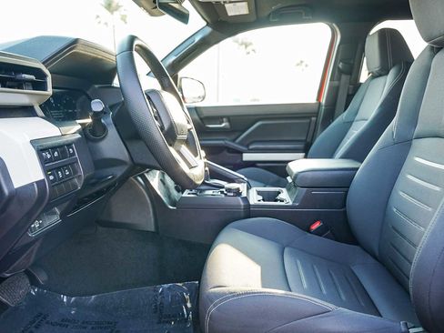 Used 2024 Toyota Tacoma TRD Off-Road image 17