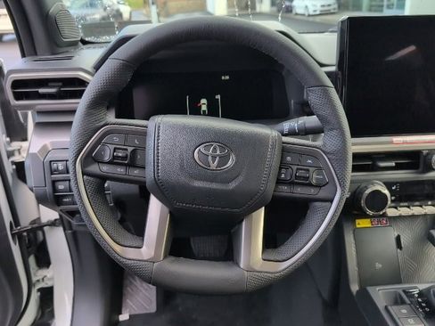 New 2025 Toyota Tacoma TRD Off-Road image 15