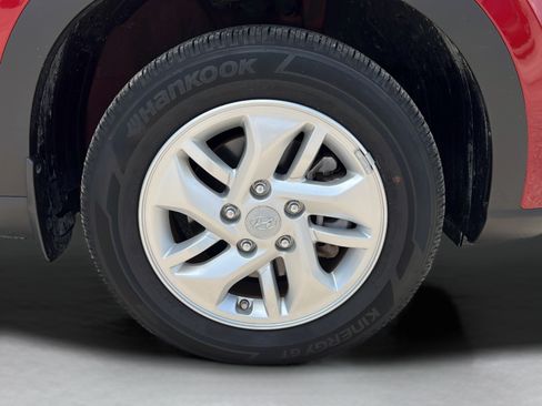 Used 2024 Hyundai Venue SE FWD image 24