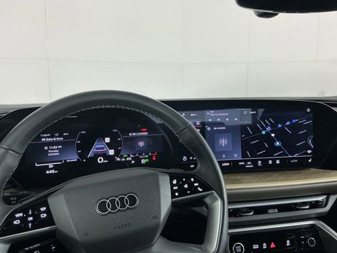 Certified 2025 Audi Q5 2.0T Premium Plus w/ Premium Plus image 14