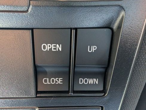 Used 2022 Toyota Tacoma Limited image 27