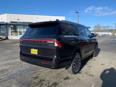 New 2025 Lincoln Navigator Black Label image 7