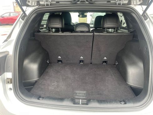 Used 2025 Jeep Compass Limited image 31