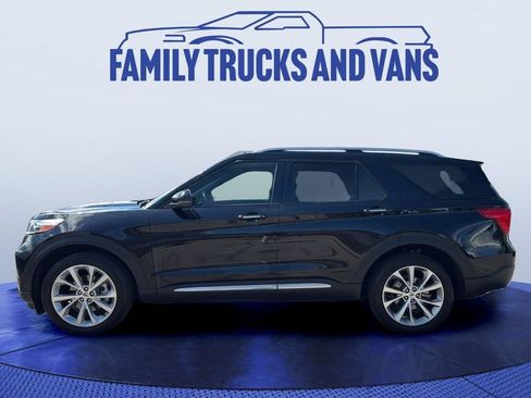Used 2023 Ford Explorer Platinum w/ Technology Package AWD/4WD image 2