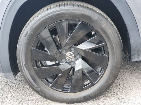 Used 2024 Volkswagen Atlas SE FWD image 9