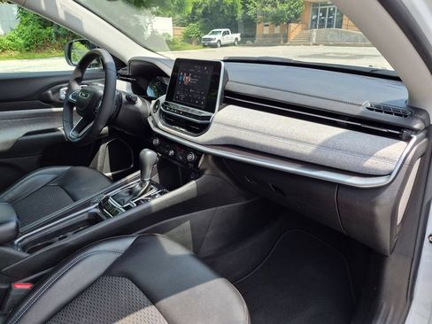 Certified 2022 Jeep Compass Latitude AWD/4WD image 23