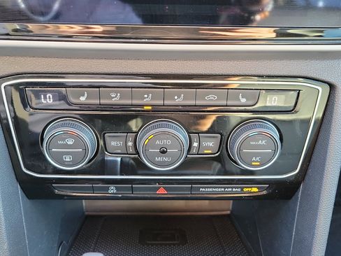 Used 2022 Volkswagen Atlas SE image 34