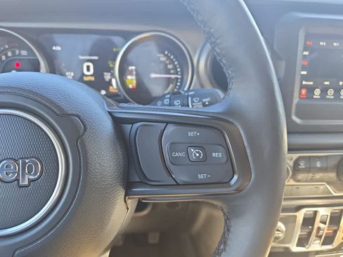 Used 2023 Jeep Wrangler Unlimited w/ Cold Weather Group AWD/4WD image 26