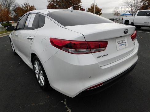 Used 2018 Kia Optima LX w/ 17" Alloy Wheels Package image 7