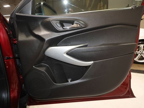 Certified 2024 Chevrolet Trax RS w/ Driver Confidence Package image 17