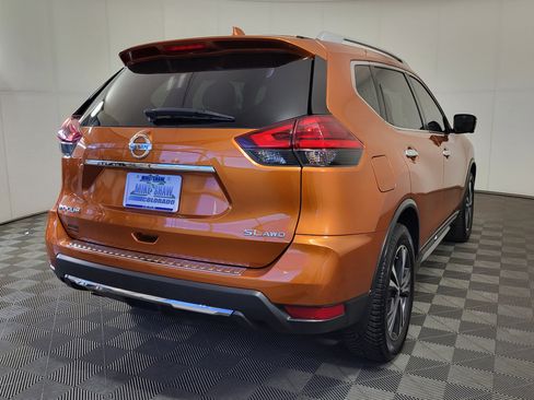 Used 2017 Nissan Rogue SL w/ SL Premium Package image 7
