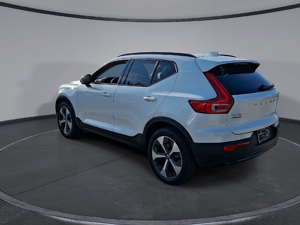 Certified 2025 Volvo XC40 B5 Plus AWD/4WD image 28